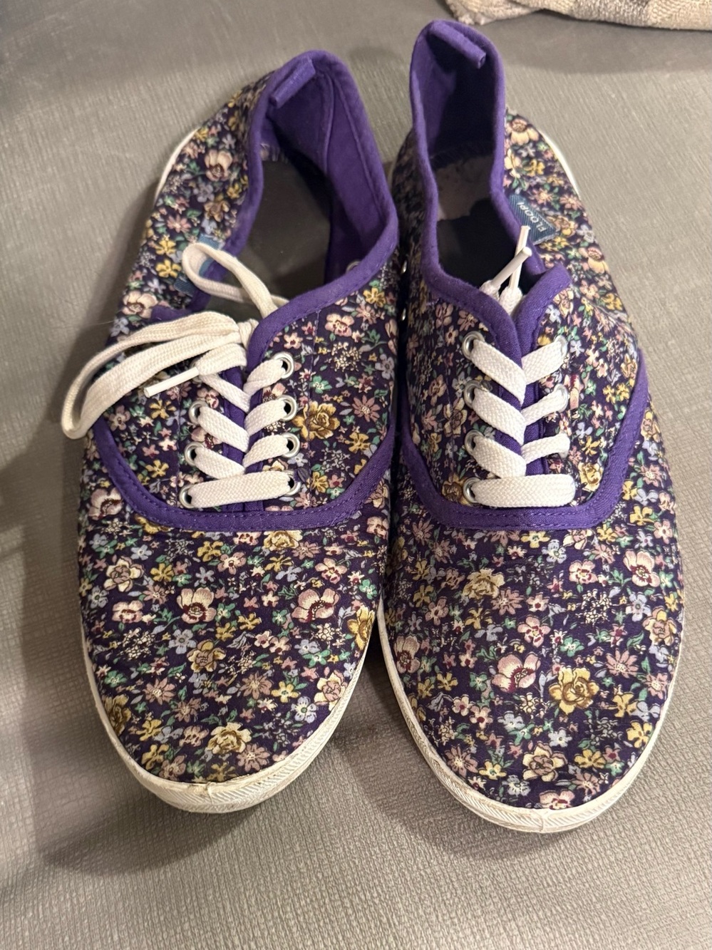 Floopi Women's Lace-Up Canvas Basic Sneaker Shoes
